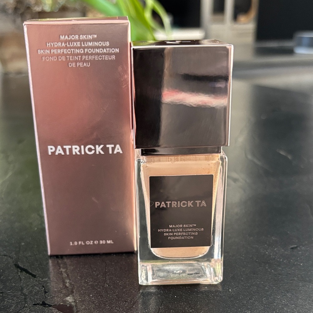 Patrick Ta Major Skin hydra-luxe luminous skin perfecting foundation